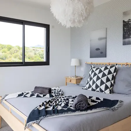 Aria, Piscine, Vue 120 M2 Confort - 4 Personnes * Pietrosella