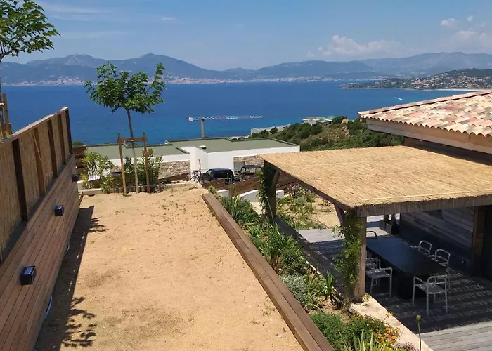 Aria, Piscine, Vue 120 M2 Confort - 4 Personnes *